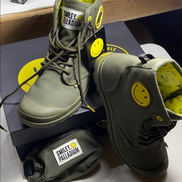 palladium boots smiley face